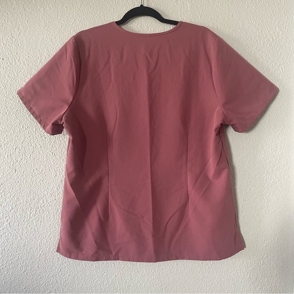 FIGS Catarina One-Pocket Scrub Top Women’s XL Chalk Pink Medical Healthcare - Picture 8 of 12